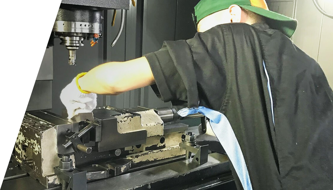 株式会社　福島工業 | 金属加工の様子
